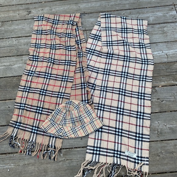 Lot of 3 Burberry Novacheck Scarves, Hats - Picture 2 of 6